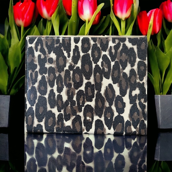 Kate Spade New York Bluetooth Keyboard Folio - Picture 3 of 4